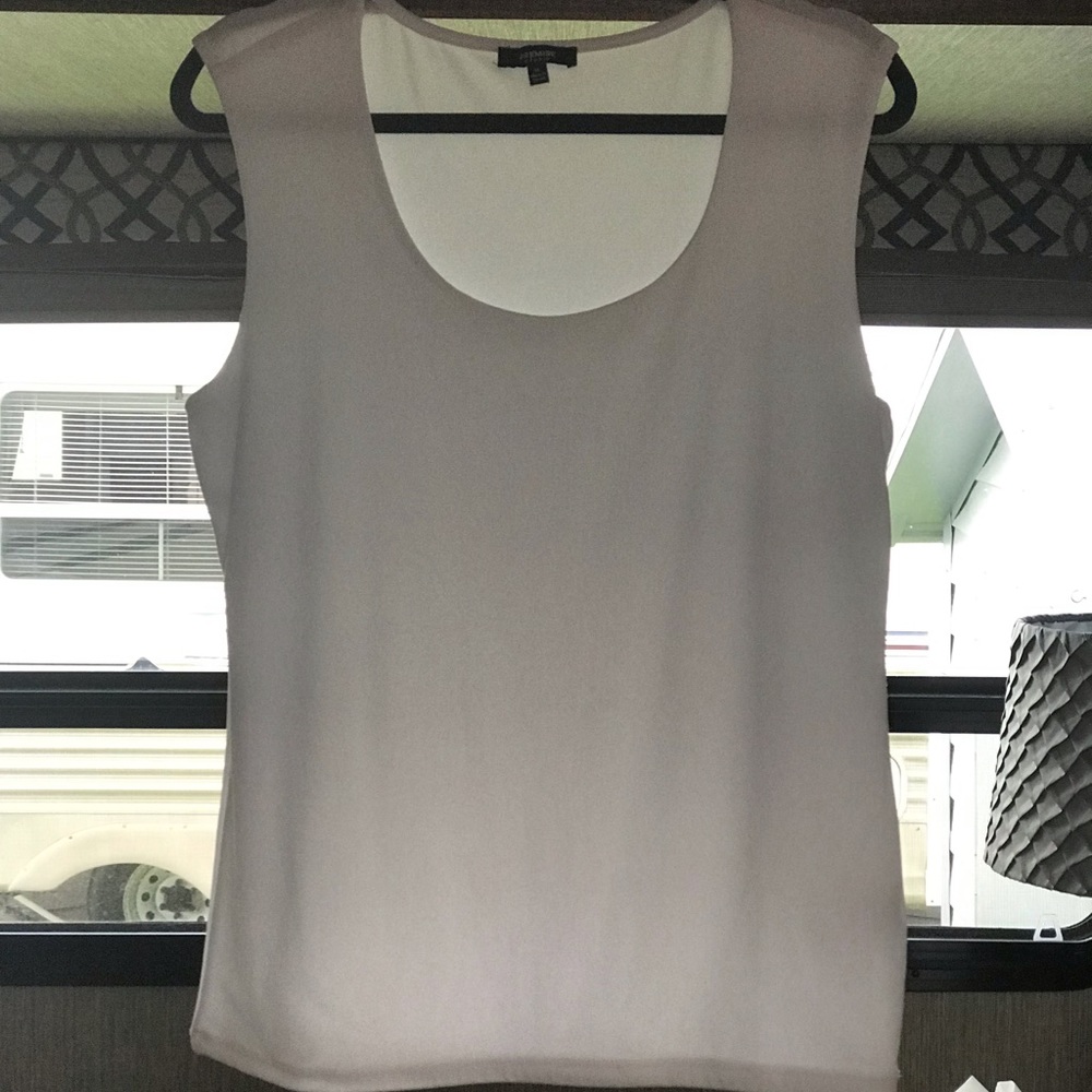 Scoop neck sleeveless white blouse